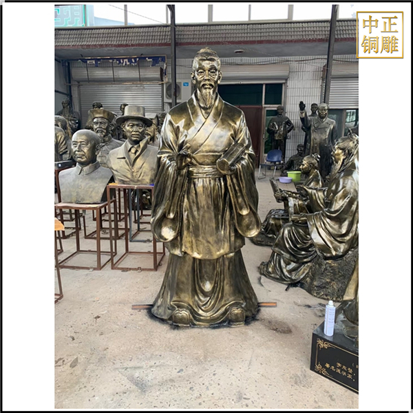 孔子手拿書卷銅雕塑